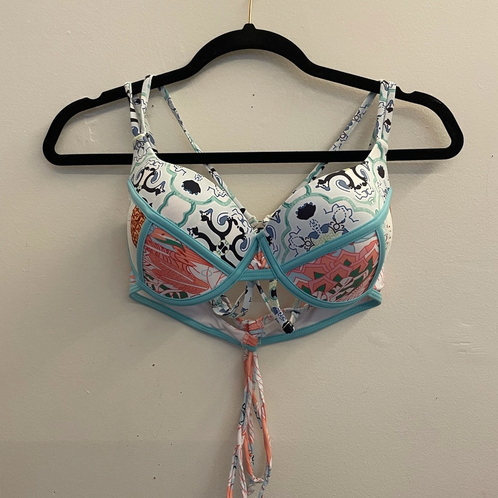 Nautica Padded bikini bathing suit top.